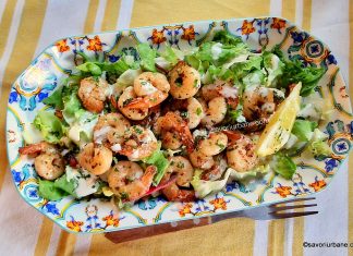 Creveți la tigaie – rețeta simplă și rapidă de creveți cu usturoi, lămâie și unt Creveți la tigaie - rețeta simplă și rapidă de creveți cu usturoi, lămâie și unt savori urbane