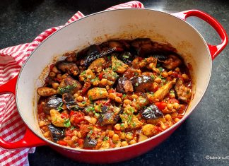 Mâncare de vinete cu pui, roșii, usturoi, ardei și năut – rețeta turcească Mâncare de vinete cu pui, roșii, usturoi și năut - rețeta turcească savori urbane