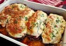 Papucei din vinete cu umplutură de carne tocată și brânză – rețeta grecească de Melitzanes Papoutsakia Papucei din vinete cu umplutură de carne tocată și brânză - rețeta grecească de Papoutsakia savori urbane