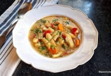 Ciorbă simplă de fasole păstăi fără carne – cu fasole verde sau galbenă, lată sau fideluță Ciorbă simplă de fasole păstăi fără carne - cu fasole verde sau galbenă, lată sau fideluță savori urbane