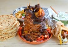 Gyros la cuptor, făcut acasă – rețeta grecească de turnuleț din felii de carne friptă, rumenită Gyros la cuptor, făcut acasă - rețeta grecească de turnuleț de carne friptă, rumenită savori urbane 1