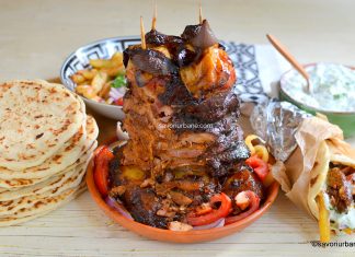 Gyros la cuptor, făcut acasă – rețeta grecească de turnuleț din felii de carne friptă, rumenită Gyros la cuptor, făcut acasă - rețeta grecească de turnuleț de carne friptă, rumenită savori urbane 1
