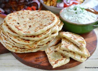 Lipii grecești sau turte pufoase, la tigaie – rețeta de pita grecească pentru gyros sau souvlaki Lipii grecești sau turte pufoase, la tigaie - rețeta de pita grecească pentru gyros sau souvlaki savori urbane