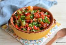 Salată de ardei cu roșii, măsline și usturoi – rețeta de salsa mediteraneeană Salată de ardei cu roșii, măsline și usturoi - rețeta de salsa mediteraneeană savori urbane