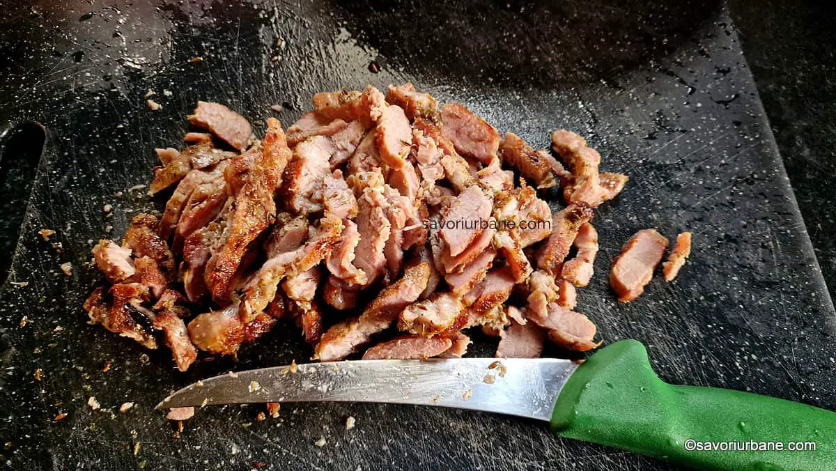 felii de carne fripta marinata pentru gyros de casa ceafa de porc