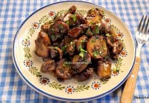 Hribi cu usturoi și pătrunjel verde, la tigaie – rețeta tradițională de mânătărci sau pitoance rumenite Hribi cu usturoi și pătrunjel verde, la tigaie - rețeta tradițională de mânătărci sau pitoance rumenite savori urbane