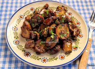 Hribi cu usturoi și pătrunjel verde, la tigaie – rețeta tradițională de mânătărci sau pitoance rumenite Hribi cu usturoi și pătrunjel verde, la tigaie - rețeta tradițională de mânătărci sau pitoance rumenite savori urbane