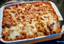 Paste cu pui și sos cremos de smântână cu roșii, ardei copți, usturoi și brânză – gratinate la cuptor Paste cu pui și sos cremos de smântână cu roșii, ardei copți, usturoi și brânză - la cuptor rețeta savori urbane