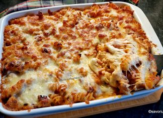 Paste cu pui și sos cremos de smântână cu roșii, ardei copți, usturoi și brânză – gratinate la cuptor Paste cu pui și sos cremos de smântână cu roșii, ardei copți, usturoi și brânză - la cuptor rețeta savori urbane