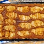 Prăjitură fragedă cu pere și cremă frangipane de migdale – rețeta franțuzească