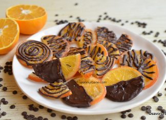 Felii de portocală confiate și decorate cu ciocolată Felii de portocală confiate și decorate cu ciocolată reteta savori urbane
