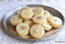 Ișlere albe cu cremă de lămâie sau portocale – rețeta de fursecuri fragede glasate Ișlere albe cu cremă de lămâie sau portocale - rețeta de fursecuri fragede glasate savori urbane