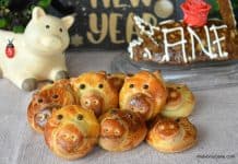 Pogăcele purceluși de Anul Nou (Revelion) – rețeta de pogăci pufoase cu brânză sărată Purceluși de Anul Nou (Revelion) - pogăcele pufoase cu brânză sărată reteta savori urbane