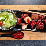Tofu la air fryer sau la cuptor – rețeta de tofu marinat și glazurat în stil asiatic