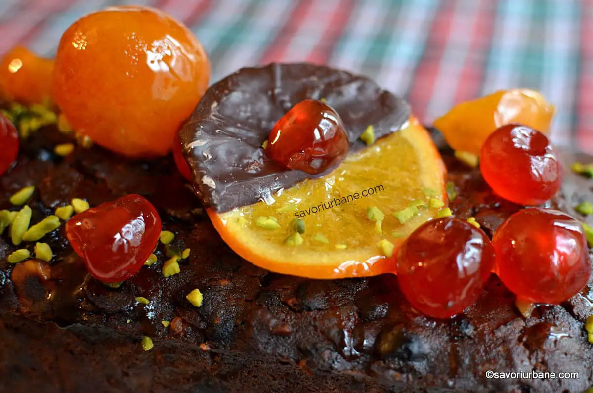 felii de portocala confiata glasata cu ciocolata decor pentru chec englezesc fruitcake
