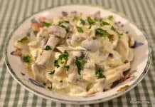 Ciuperci cu maioneză dietetică și usturoi – rețeta de salată simplă și gustoasă Ciuperci cu maioneză dietetică și usturoi - rețeta de salată simplă și gustoasă savori urbane