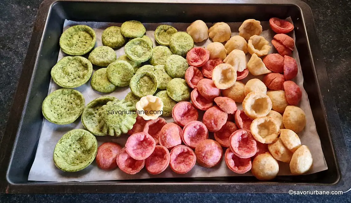 Coji de tartă sărate, colorate natural cu spanac și sfeclă - coșulețe fragede pentru mini tarte aperitiv reteta savori urbane