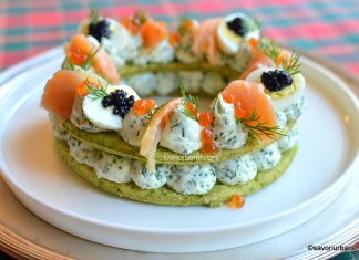 Coroniță aperitiv cu somon afumat, cremă de brânză, icre negre și roșii Coroniță aperitiv cu somon afumat, cremă de brânză, icre negre și roșii reteta savori urbane