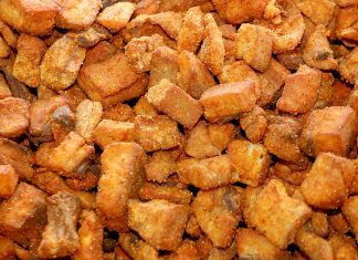 Jumări cu bere – rețeta de jumări de porc crocante, aromatizate cu malț din bere Jumări cu bere - rețeta de jumări de porc crocante și aromatizate cu malț din bere savori urbane