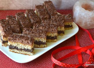 Prăjitura Diana cu cremă de șuhaidă, nucă și piure de castane cu frișcă naturală Prăjitura Diana cu cremă de șuhaidă, migdale și piure de castane cu frișcă naturală savori urbane1