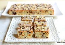 Prăjitura Episcopului – rețeta de prăjitură simplă din albușuri cu glazură Prăjitura Episcopului - rețeta de prăjitură simplă din albușuri cu nucă, ciocolată, fructe confiate și glazură cu lămâie savori