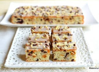 Prăjitura Episcopului – rețeta de prăjitură simplă din albușuri cu glazură Prăjitura Episcopului - rețeta de prăjitură simplă din albușuri cu nucă, ciocolată, fructe confiate și glazură cu lămâie savori