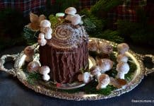 Ruladă buturugă verticală cu ciuperci din bezea – rețeta de tort trunchi de copac sau Buche de Noel Ruladă buturugă verticală cu ciuperci din bezea - rețeta de tort trunchi de copac sau Buche de Noel savori urbane