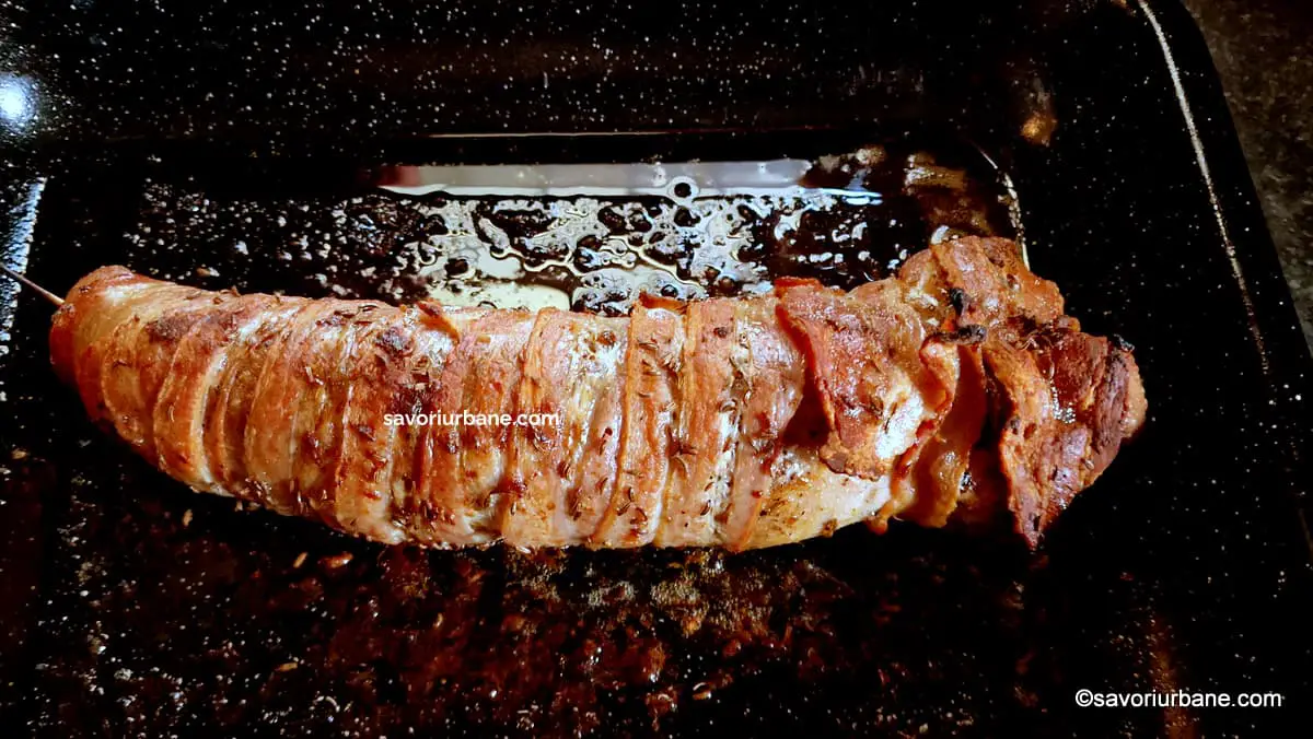 coacere muschiulet fraged de porc invelit in bacon si umplut cu carnati ardelenesti afumati