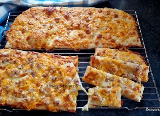 Cheesy Bread cu bacon sau simplă – rețeta de focaccia cu brânză în stil Domino’s Cheesy bread cu bacon sau simplă - rețeta de foccacia cu brânză în stil Domino's savori urbane