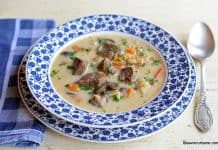 Ciorbă de vițel cu ciuperci și smântână a la Stroganoff Ciorbă de vițel cu ciuperci și smântână a la Stroganoff reteta savori urbane