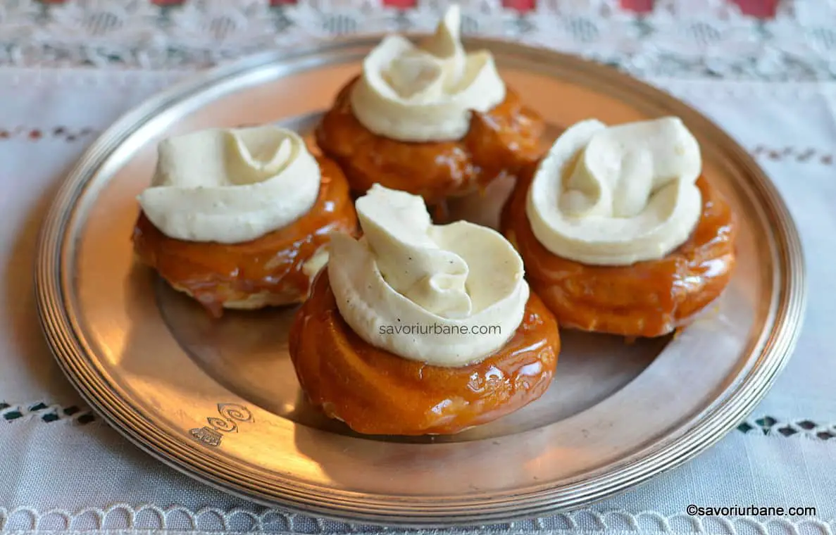 Mini Saint Honoré - rețeta de prăjituri cu foietaj, aluat de ecler, caramel și cremă de vanilie savori urbane