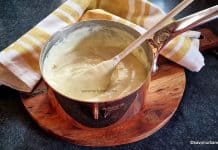 Sos de brânză cu lapte și smântână – rețeta de sos pentru paste, nachos, chiftele, legume pane Sos de brânză cu lapte și smântână reteta savori urbane
