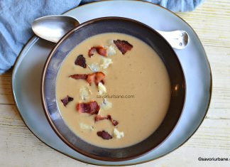 Supă cremă de usturoi copt (caramelizat) cu smântână și chips din bacon crocant Supă cremă de usturoi copt (caramelizat) cu smântână și bacon crocant rețeta savori urbane