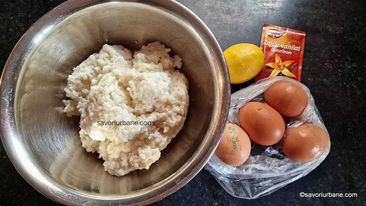 ingrediente budinca de orez cu lapte oua mere felii caramelizate