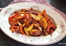 Cartofi rumeniți cu morcovi caramelizați și usturoi copt – la cuptor Cartofi rumeniți cu morcovi caramelizați și usturoi copt - la cuptor rețeta savori urbane