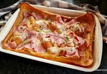 Clătită uriașă aperitiv cu șuncă, smântână și cașcaval – la cuptor Clătită uriașă aperitiv, cu șuncă, smântână și cașcaval - la cuptor reteta savori urbane