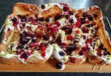 Clătită uriașă la cuptor – cu cremă de vanilie, gem de zmeură și fructe de pădure Clătită uriașă la cuptor - cu cremă de vanilie, gem de zmeură și fructe de pădure reteta savori urbane