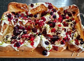 Clătită uriașă la cuptor – cu cremă de vanilie, gem de zmeură și fructe de pădure Clătită uriașă la cuptor - cu cremă de vanilie, gem de zmeură și fructe de pădure reteta savori urbane