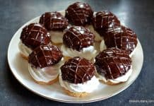 Indiene cu frișcă naturală și glazură de ciocolată cu fondant – rețeta originală Indiene cu frișcă naturală și glazură de fondant cu ciocolată - rețeta originală savori urbane