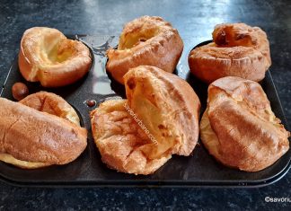 Yorkshire Pudding rețeta de budinci englezești din aluat de clătite – la cuptor Yorkshire Pudding rețeta de budinci englezești din aluat de clătite - la cuptor savori urbane