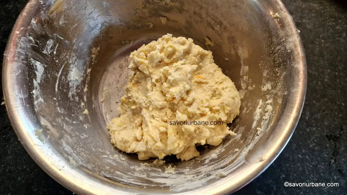 preparare aluat fraged cu smantana unt si vanilie fara zahar (2)