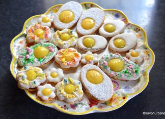 Fursecuri cu cremă de lămâie sau portocale, gem și glazură – floricele și ouă de Paști Fursecuri cu cremă de lămâie sau portocale, gem și glazură - floricele și ouă din aluat fraged 321 savori urbane