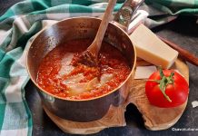 Sos de roșii cu parmezan, usturoi și busuioc – în stil italian (pentru paste, chiftele, burgeri etc) Sos de roșii cu parmezan, usturoi și busuioc - în stil italian (pentru paste, chiftele, burgeri etc) reteta savori urbane