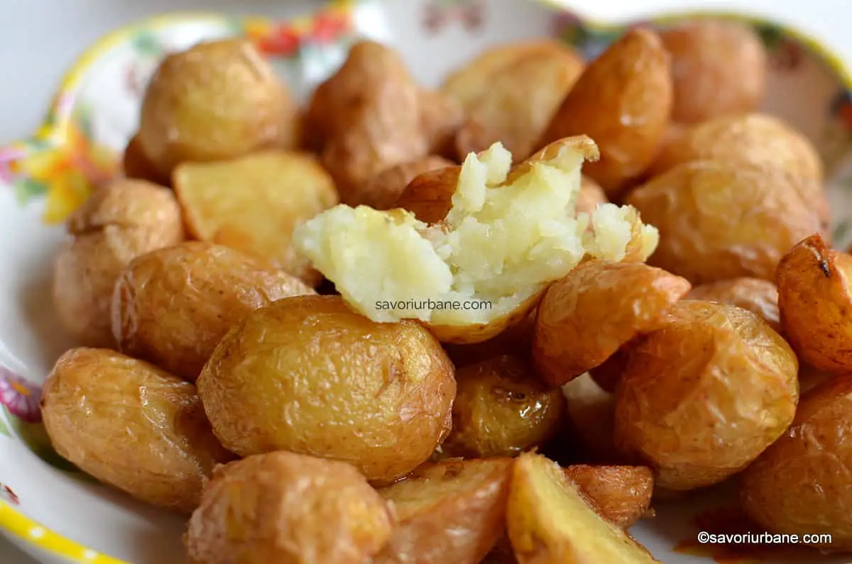 cum se fac cartofii noi prajiti cu crusta aurie si miez moale cremos reteta savori
