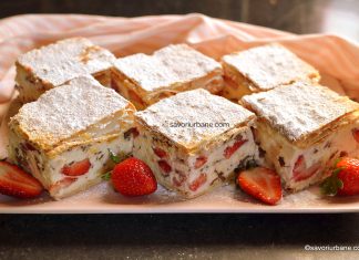 Cremșnit stracciatella cu căpșuni, cremă de vanilie, ciocolată și frișcă naturală – rețeta de prăjitură Cremeș cu căpșune Cremșnit cu căpșuni, cremă de vanilie și frișcă naturală - rețeta de prăjitură Cremeș cu căpșune savori urbane