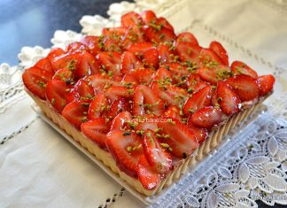 Tartă cu căpșuni sau alte fructe și cremă de vanilie cu frișcă naturală (Princesse) Tartă cu căpșuni sau alte fructe și cremă de vanilie cu frișcă naturală rețeta savori urbane