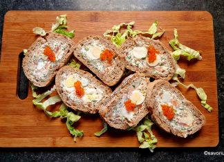 Franzelă aperitiv cu umplutură de cremă de brânză cu somon afumat și ouă de prepeliță Franzelă aperitiv cu umplutură de cremă de brânză cu somon afumat și ouă de prepeliță rețeta savori urbane