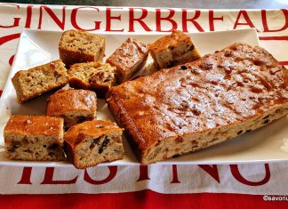 Prăjitură simplă cu miere, nucă și gem – rețeta de turtă dulce pufoasă, la tavă Prăjitură simplă cu miere, nucă și gem - rețeta de turtă dulce pufoasă, la tavă savori urbane