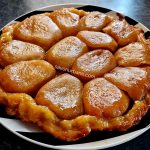 Tarte Tatin rețeta franțuzească de tartă răsturnată cu mere caramelizate și foietaj savori urbane