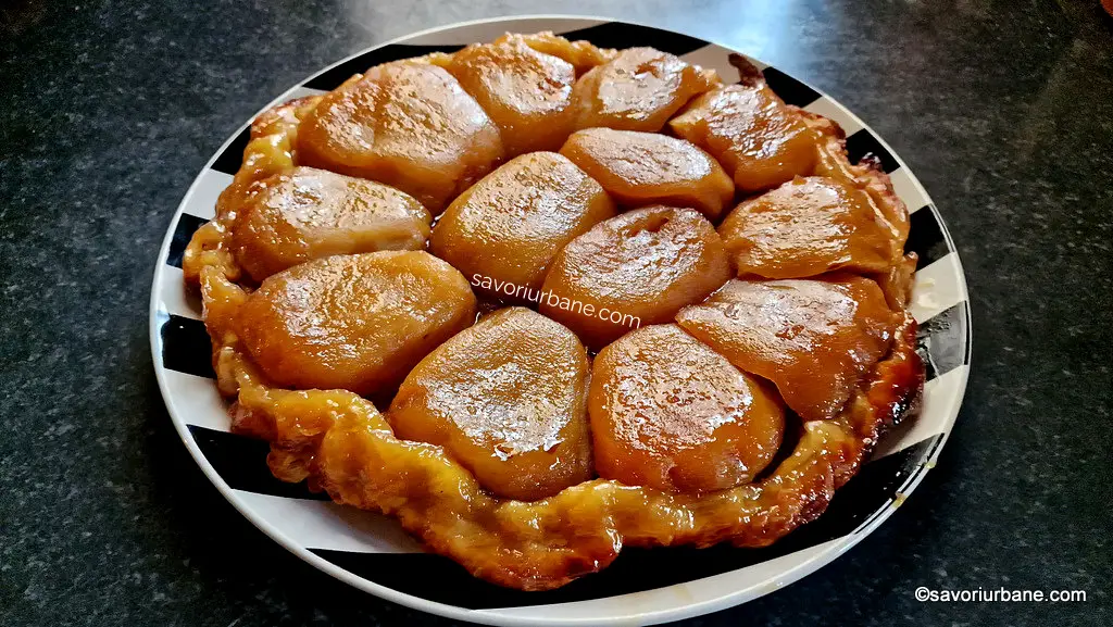 Tarte Tatin rețeta franțuzească de tartă răsturnată cu mere caramelizate și foietaj savori urbane